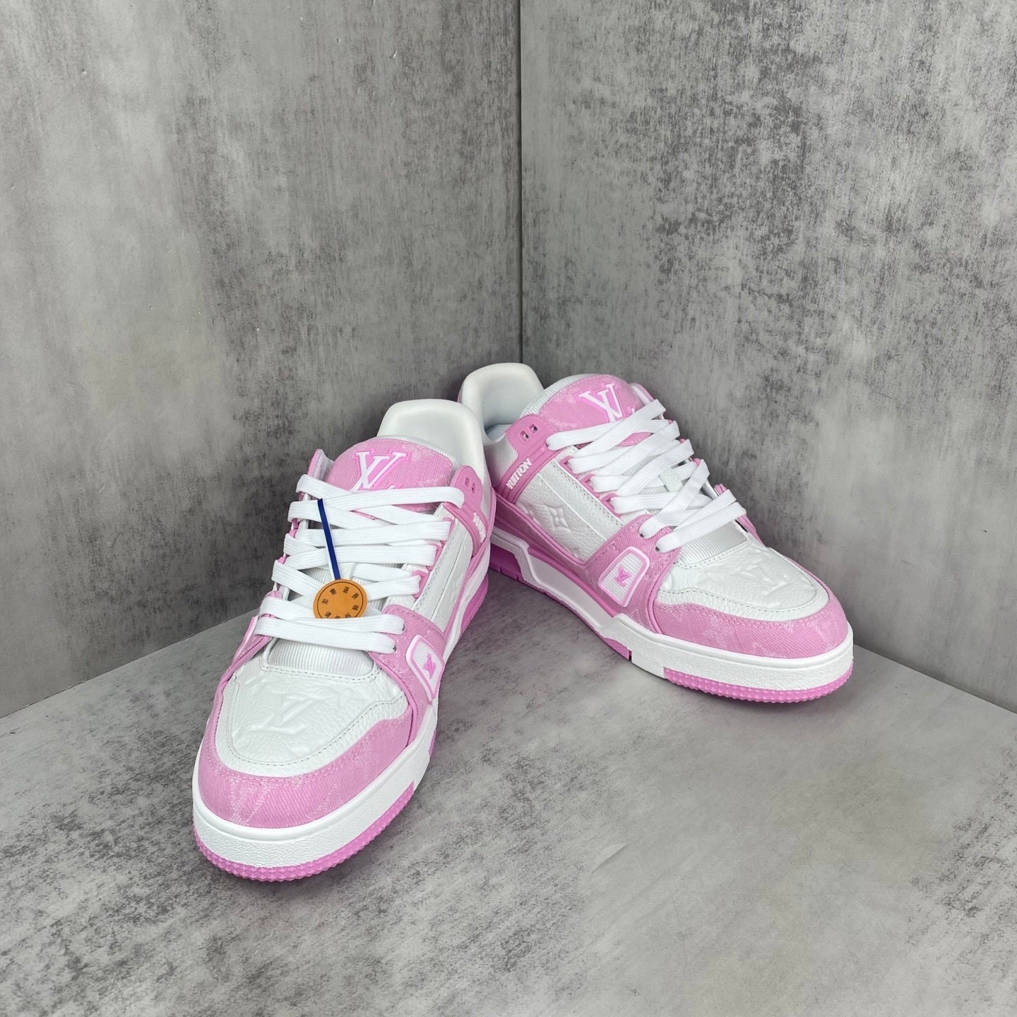 LV Trainer — White Pink