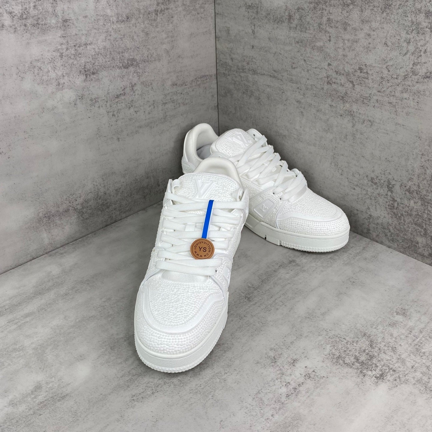 LV Trainer - white