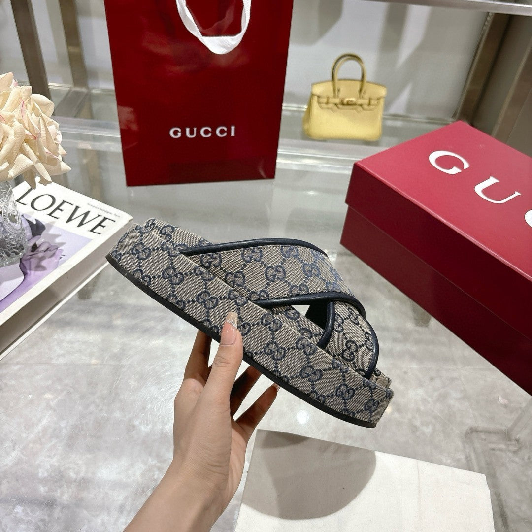 Gucci GG Slide