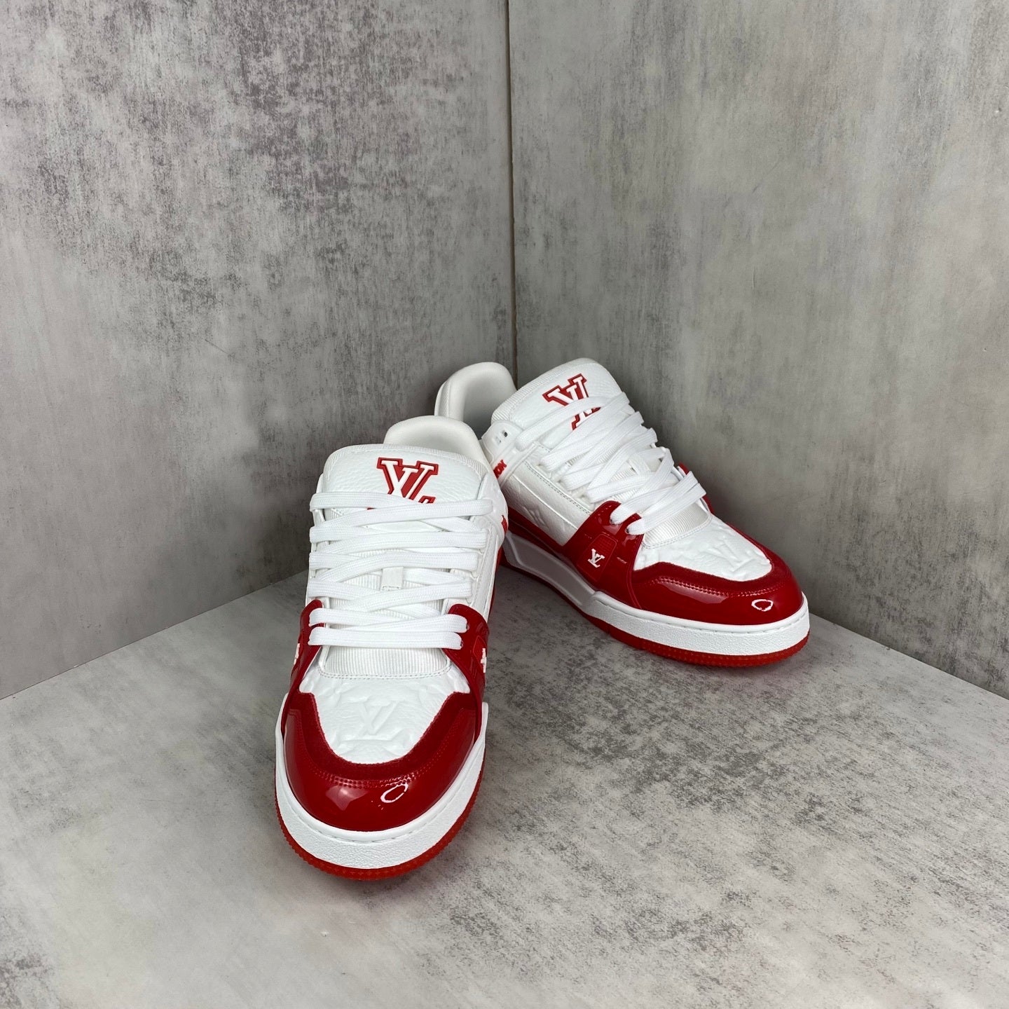 LV Trainer — White Red