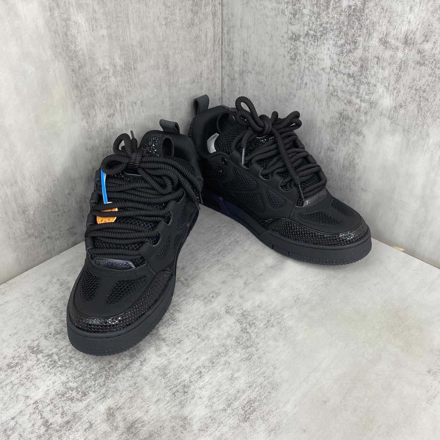 LV Skate — Black with strass