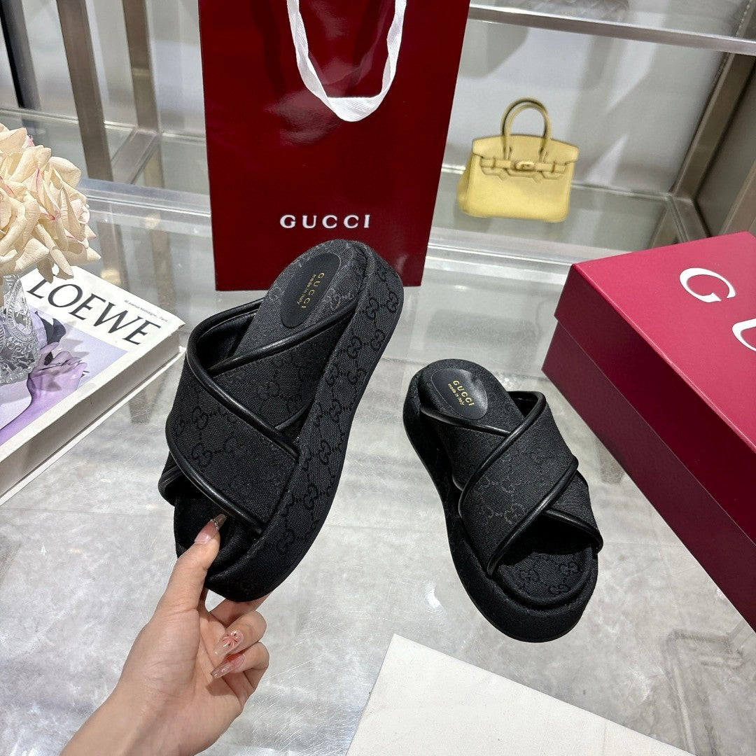 Gucci GG Slide